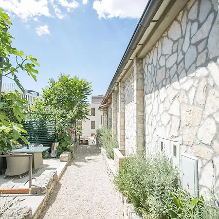 Garden 3*
