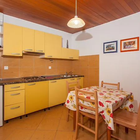 Garden Apartahotel 3*