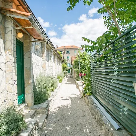 Garden 3* Split