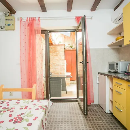 Garden Aparthotel 3*