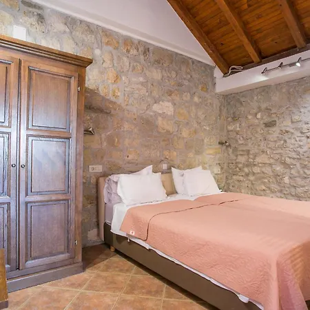 Garden Aparthotel 3*