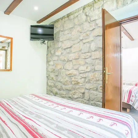 Garden Aparthotel 3*