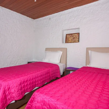 Garden Aparthotel 3*