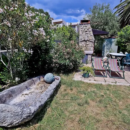 Garden Aparthotel 3*