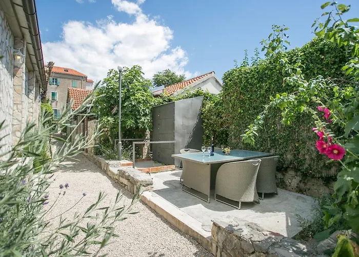 Aparthotel Garden 3*